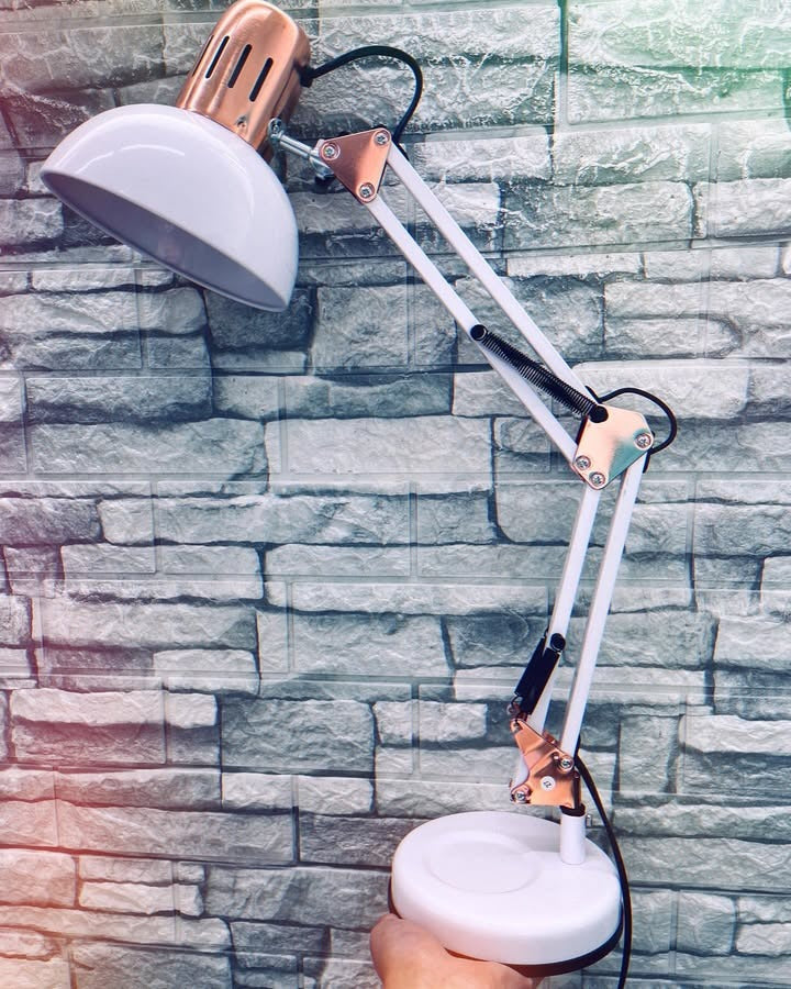 LAMPARA PARA MESA DE TRABAJO MANICURA